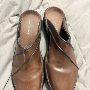 Clarks Women's Tan Leather Mules